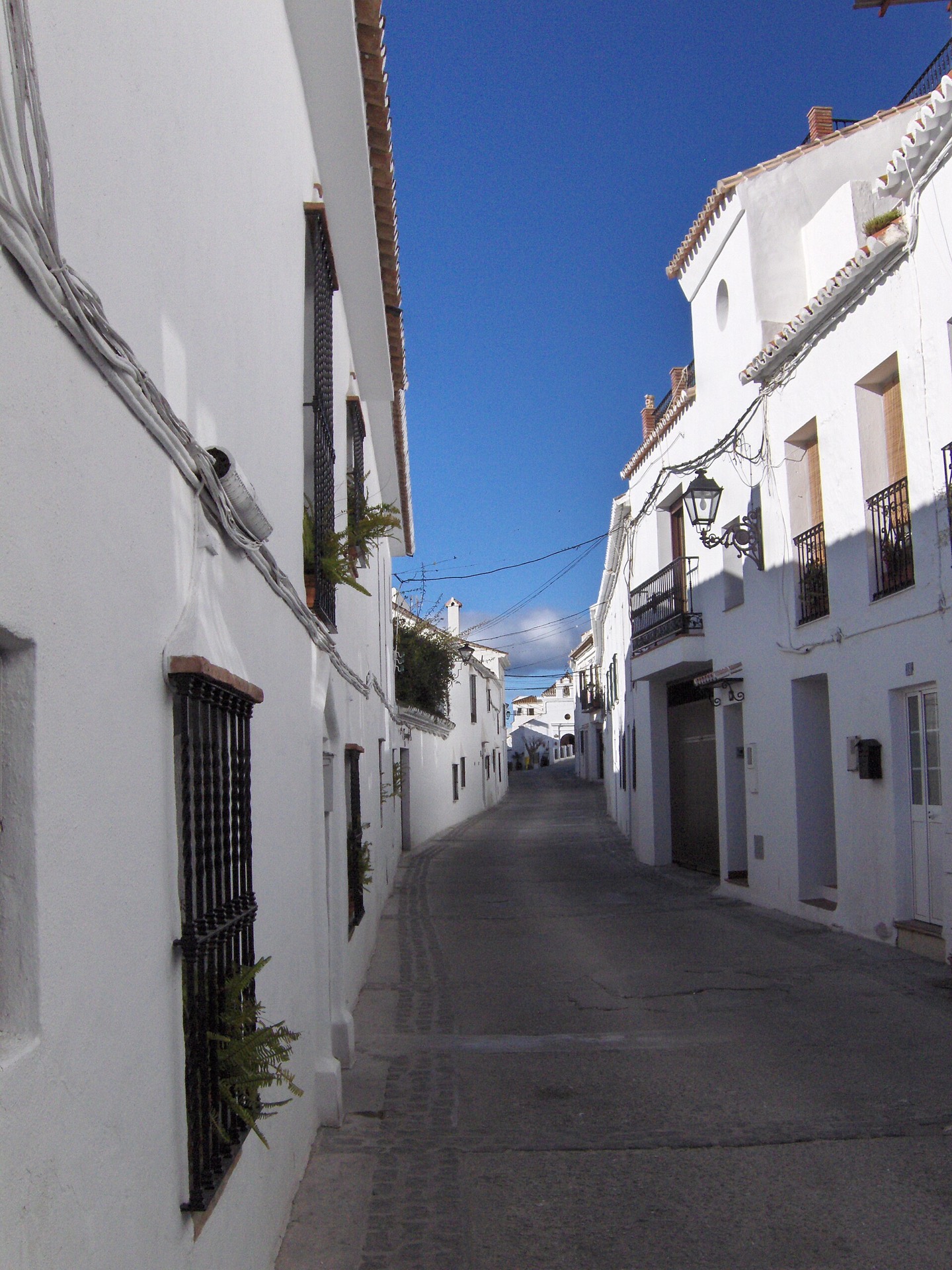 A quiet whitewashed lane in Mijas Pueblo